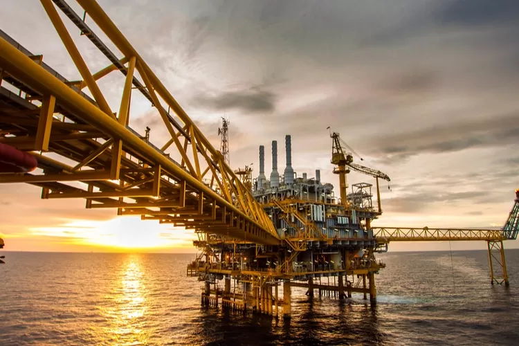 Minyak Dunia Tak Bergerak, Investor Amati Negosiasi Damai Rusia-Ukraina