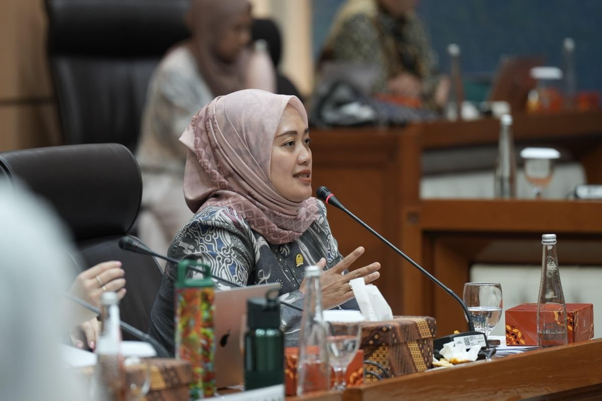 Komisi VII DPR Perkuat Efisiensi Distribusi dengan RUU Kawasan Industri