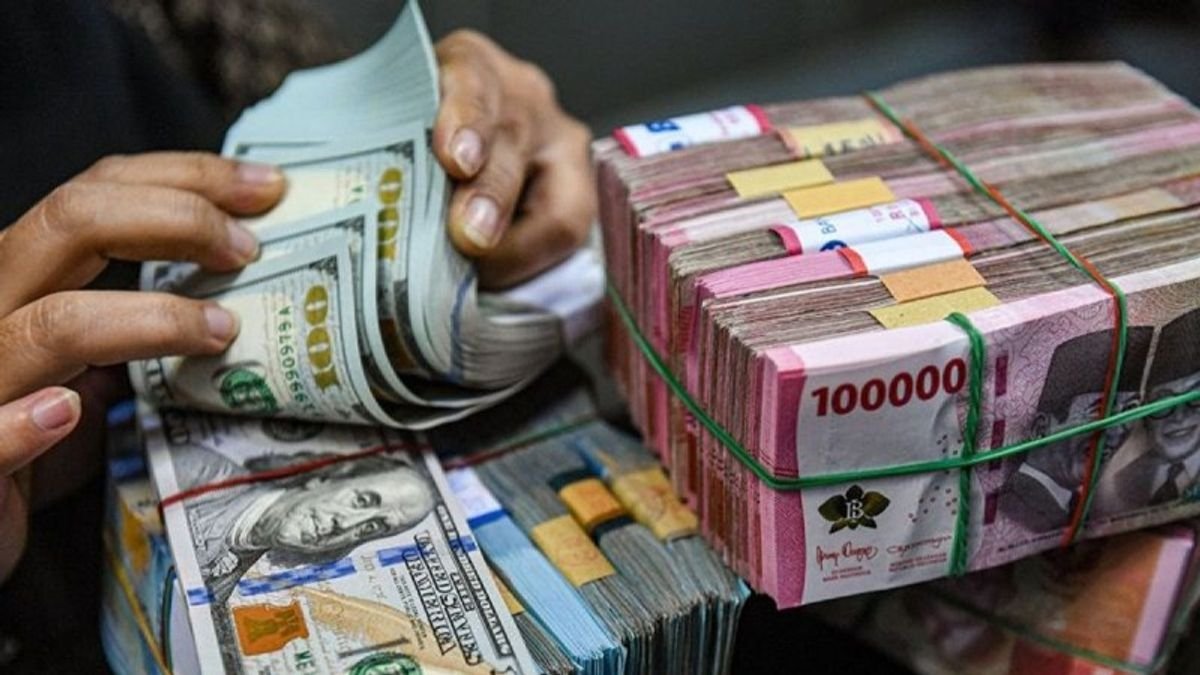 Rupiah Dibuka Melemah Terdorong Tekanan Pasar Internasional