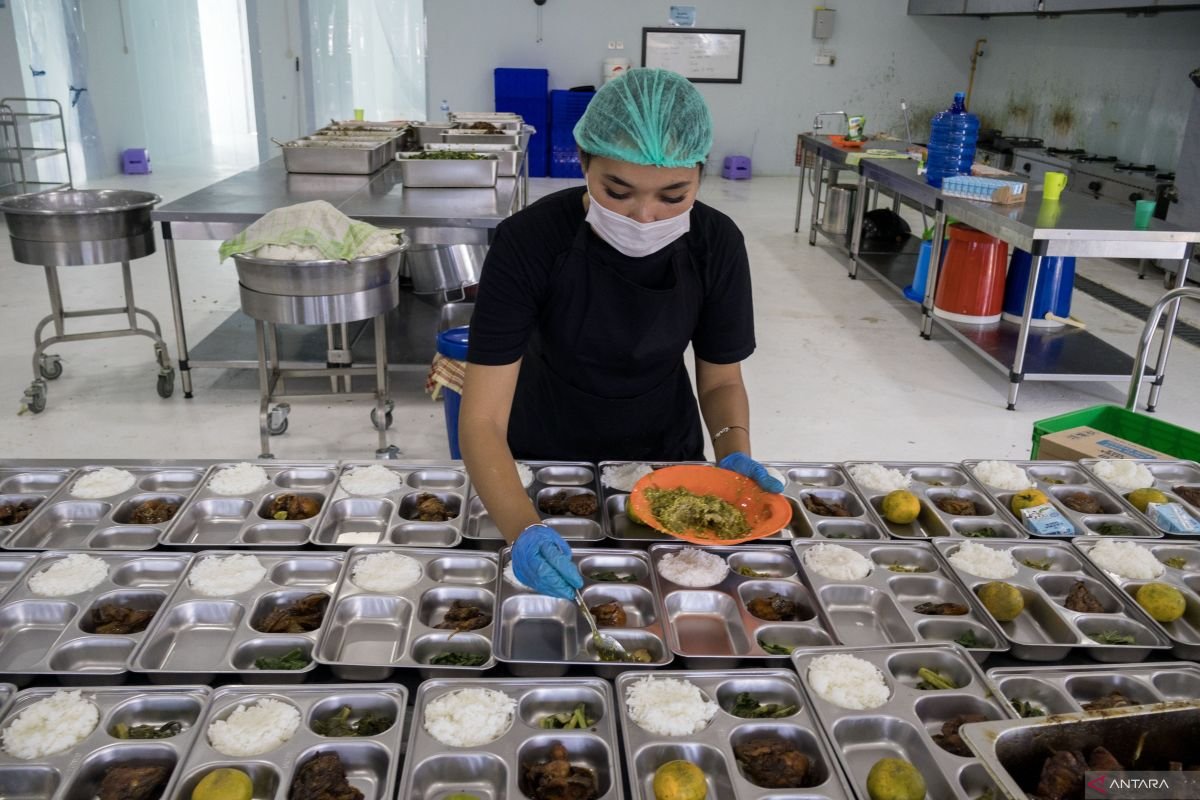 SPPG Padang Siapkan Dapur Darurat Bantu Warga Terdampak Banjir