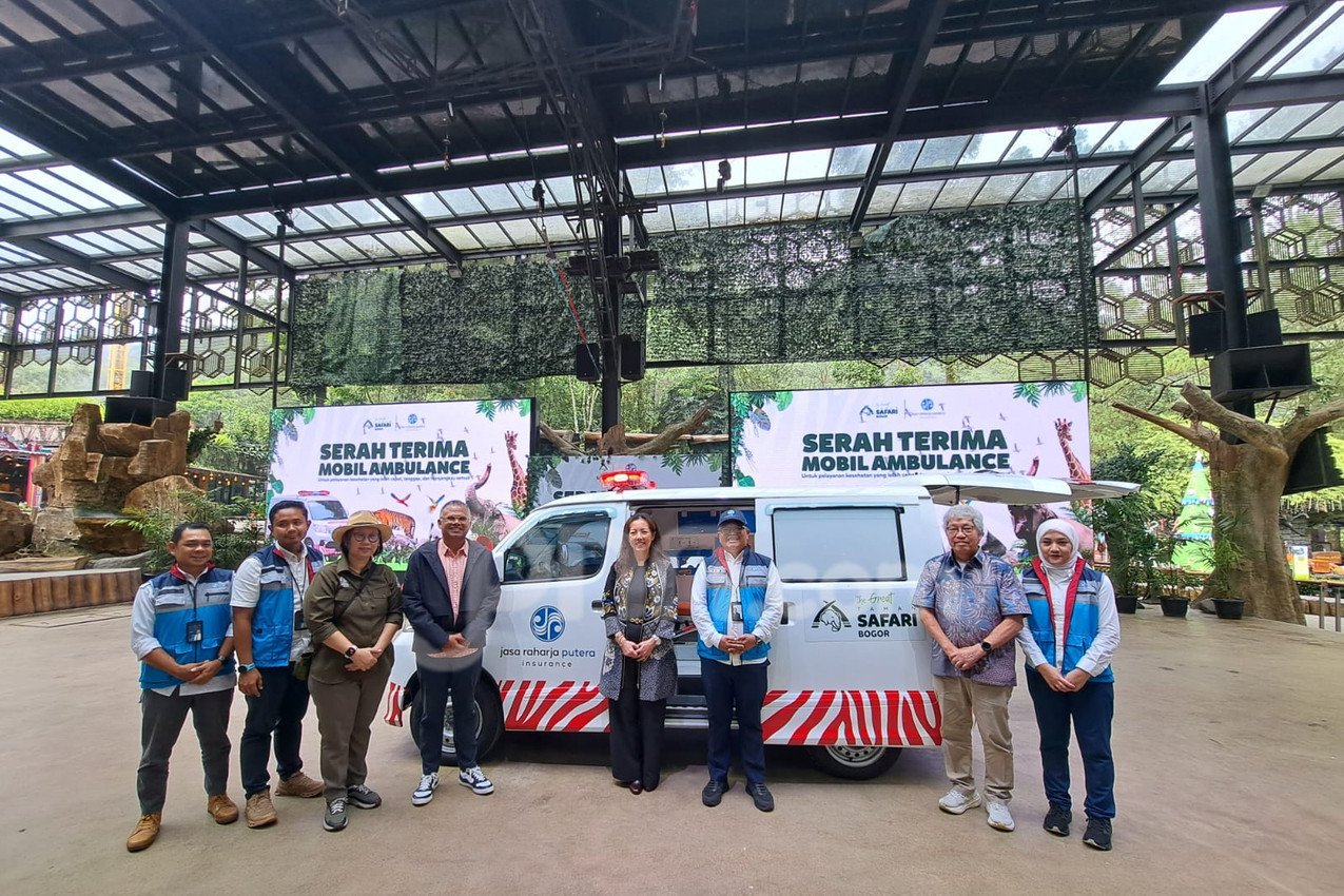 Jasa Raharja Putera Hibahkan Ambulans ke Taman Safari Bogor untuk Nataru