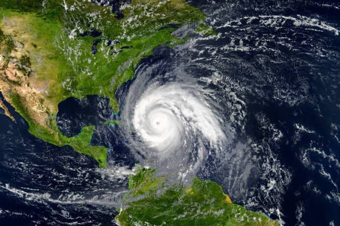 BMKG Peringatkan Cuaca Ekstrem Akibat Tiga Siklon di Sekitar Indonesia