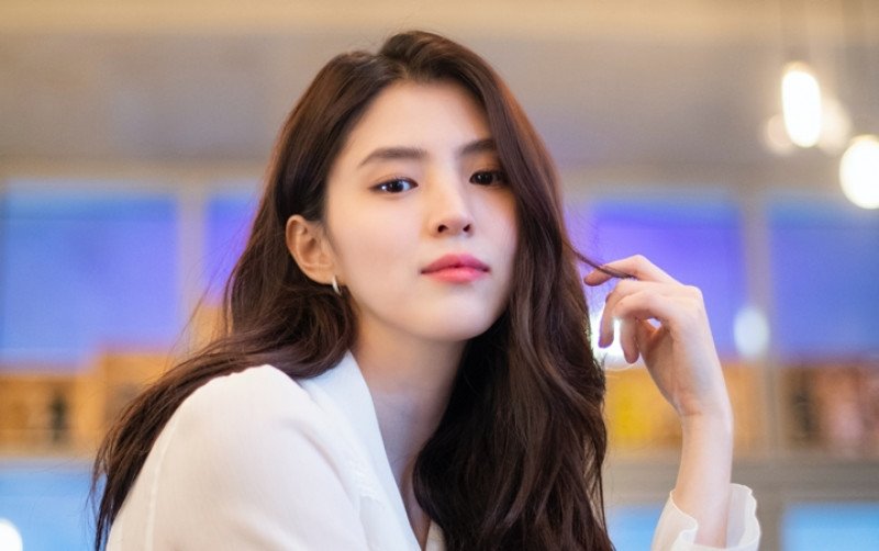 Bare Face Han So Hee saat Pemotretan Banjir Pujian Warganet