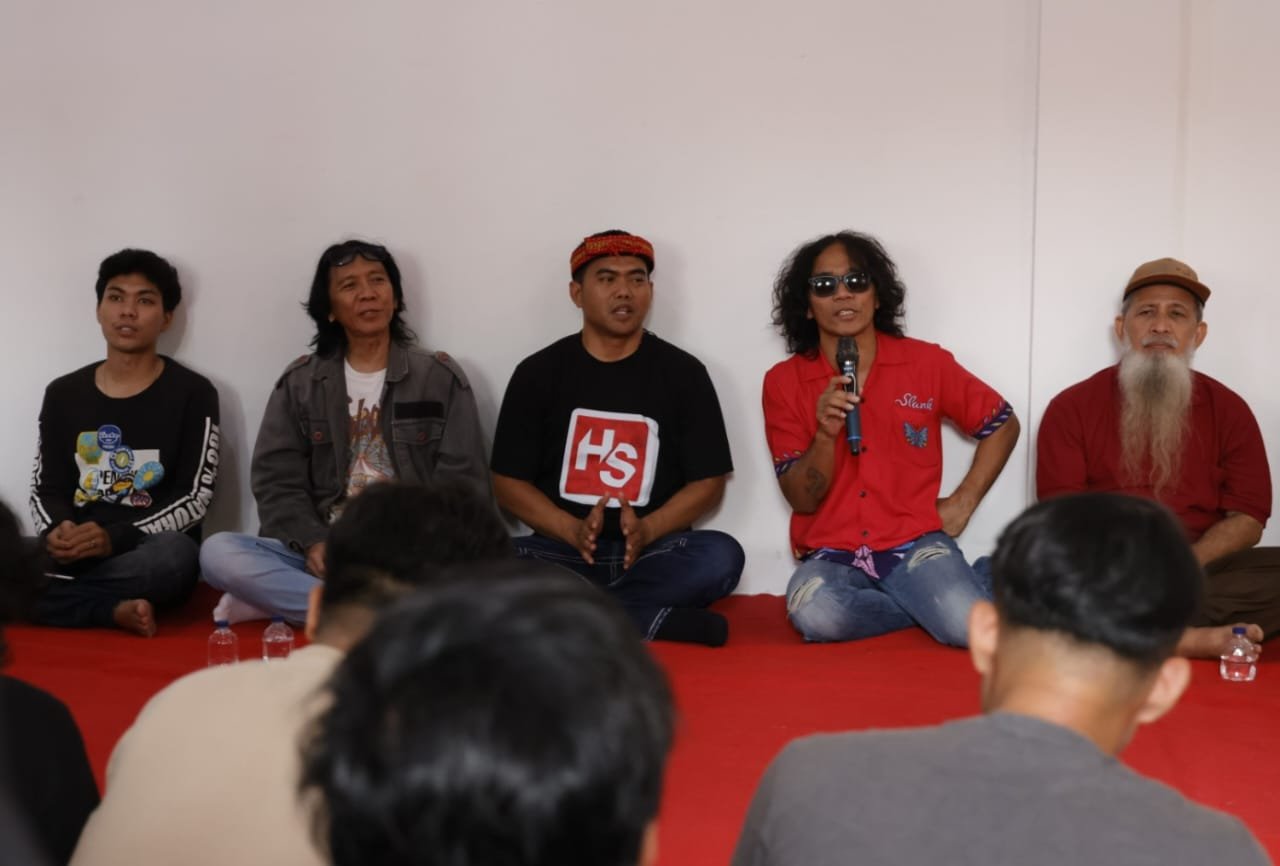 HS Gandeng Slank Berikan Bantuan untuk Mahasiswa Sumatera di Semarang