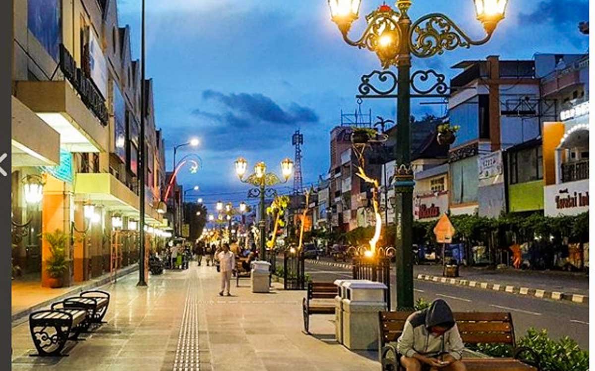 Malioboro Jogja Ramai! Viral Foto dan Video Lautan Manusia di Pusat Kota