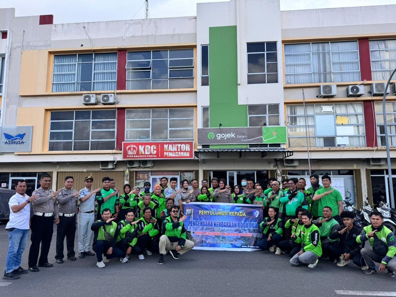 Jasa Raharja Kepri dan Ditlantas Polda Kepri Gelar Sosialisasi Bersama Driver Gojek Kota Batam