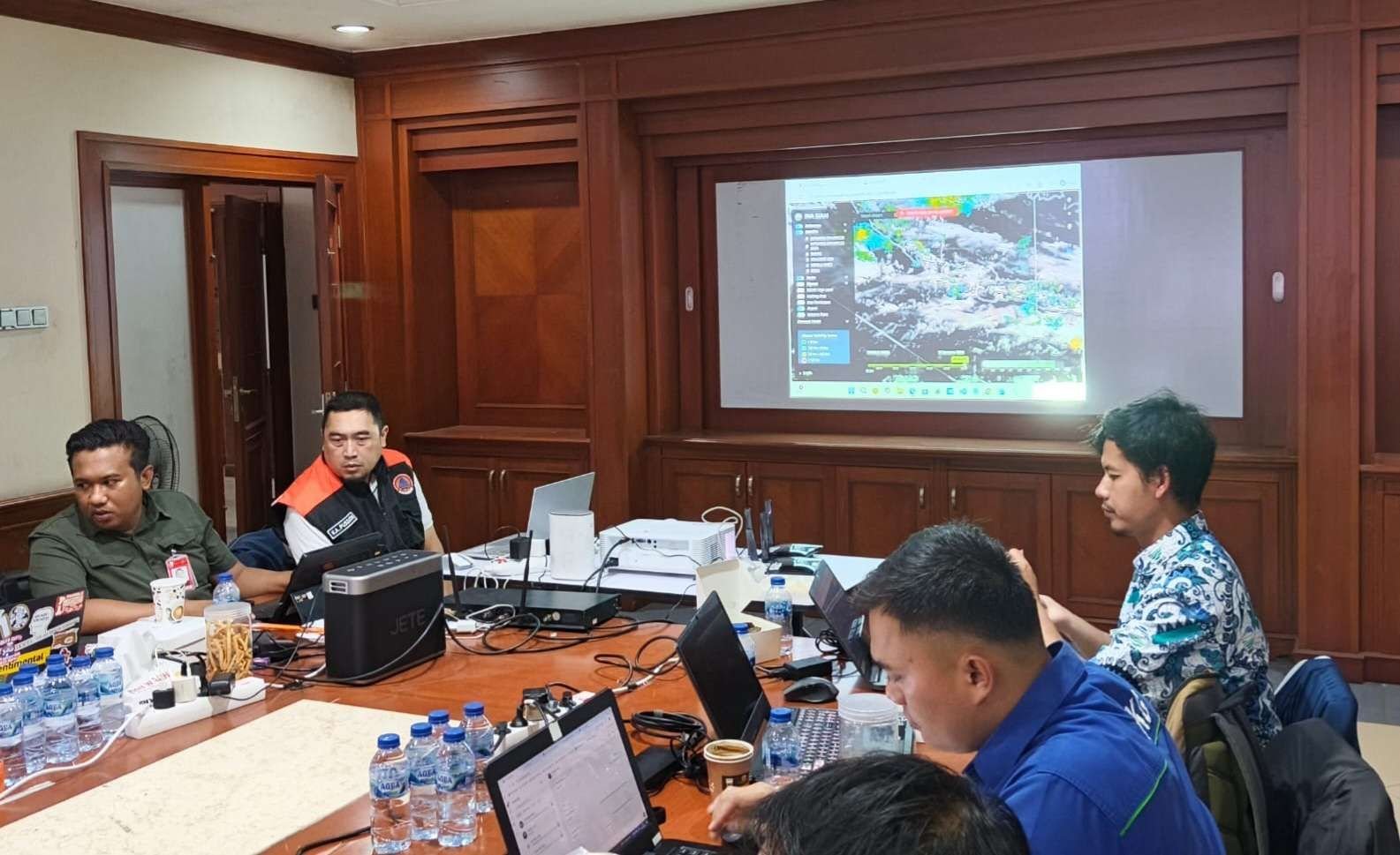 Modifikasi Cuaca Jakarta Dimulai! Upaya BPBD DKI Jakarta Cegah Banjir Sepekan ke Depan