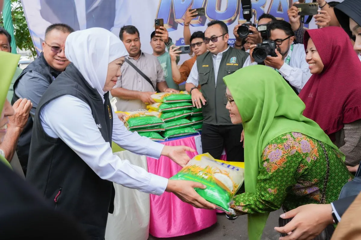 Cara Khofifah Jaga Harga Pangan, Pasar Murah Efektif Kendalikan Inflasi Jatim