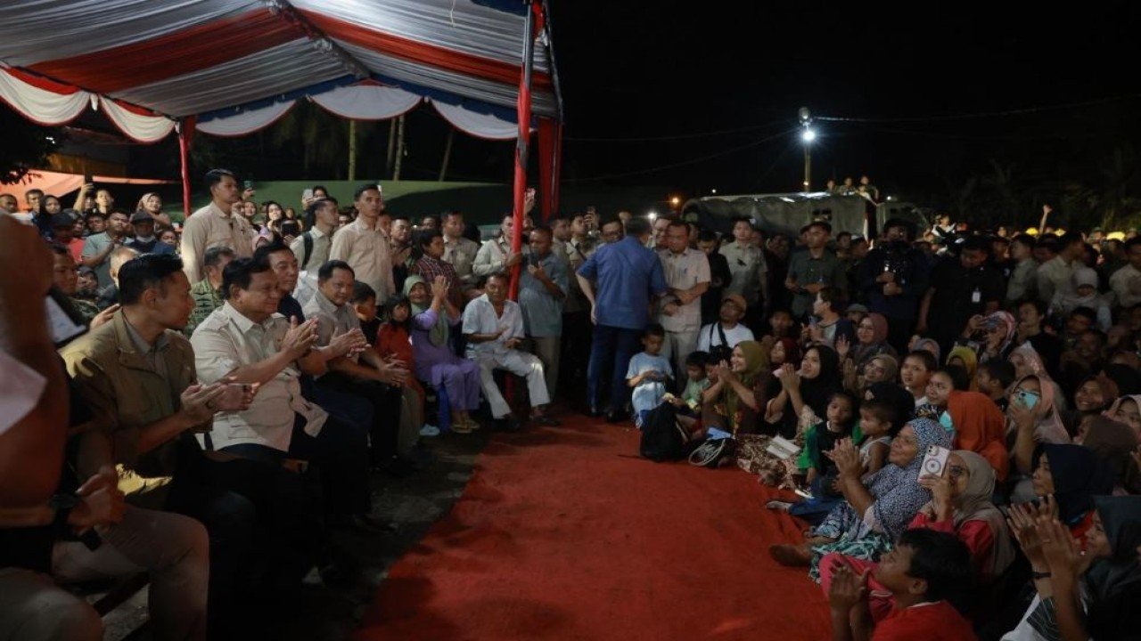 Prabowo Tahun Baruan Bareng Warga Korban Banjir Sumatra