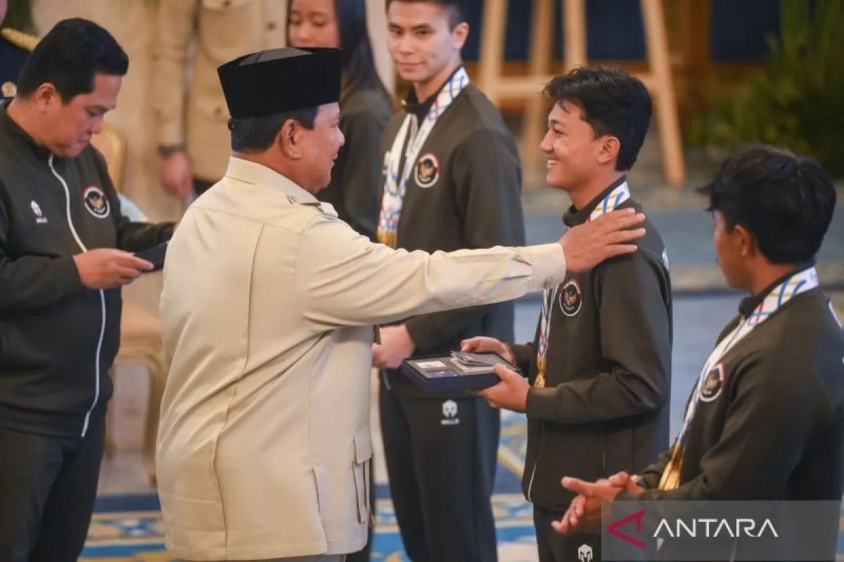 Nasihat Presiden Prabowo untuk Lifter Rizki Juniansyah: Jangan Boros, Bonus Harus Ditabung