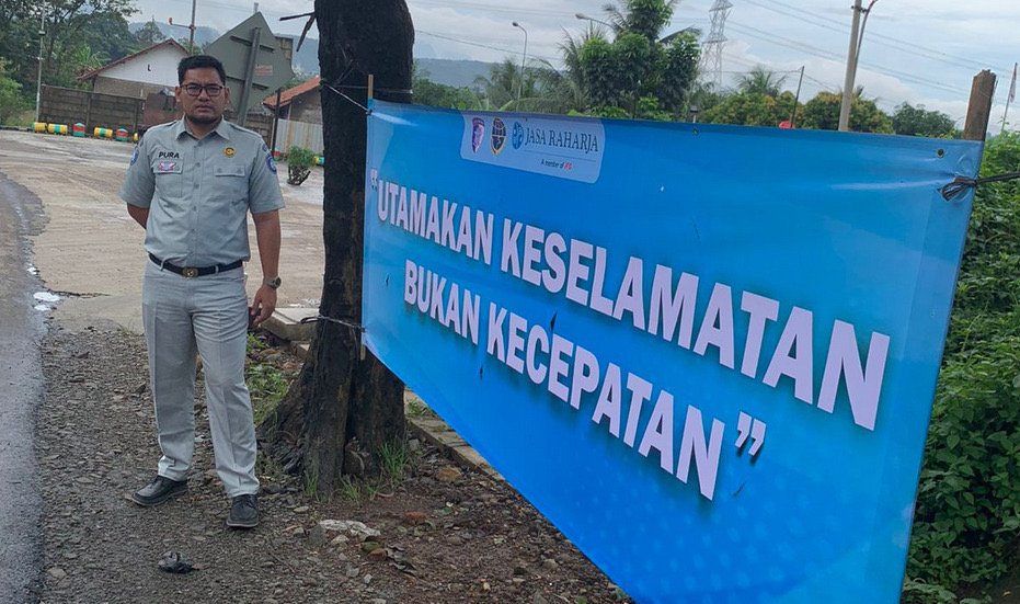 Tindak Lanjut FKLL: Jasa Raharja Pasang Spanduk Himbauan di Titik Rawan Kecelakaan Bungursari dan Babakancikao