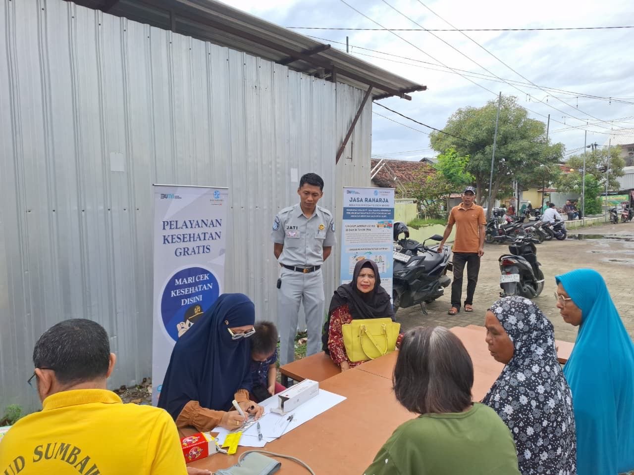 Komitmen Preventif, Jasa Raharja Sumbawa Gelar Pelayanan Kesehatan Gratis di Terminal Brang Bara
