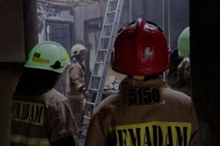 Gudang Peralatan Masak di Pasar Minggu Kebakaran, Api Diduga Berasal dari Kabel Listrik
