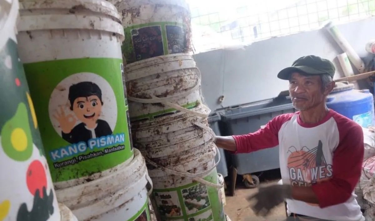 Atasi Masalah Sampah, Pemkot Bandung Siagakan Petugas Pemilah di Seluruh RW