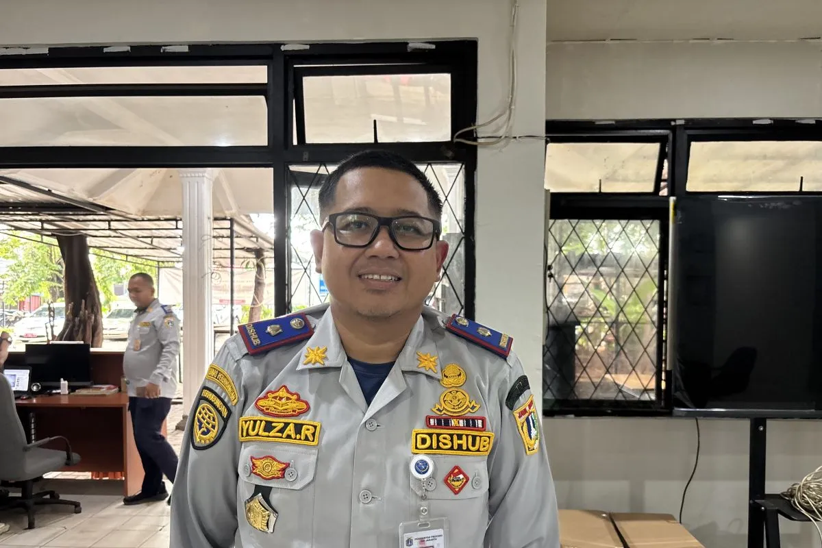 Amankan Arus Lalu Lintas Ramadhan, Sudinhub Jakut Tertibkan Parkir Liar di Jalan Raya