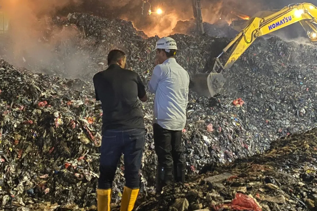 Respons Longsor Bantargebang, Menteri LH Desak Reformasi Pengelolaan Sampah Nasional