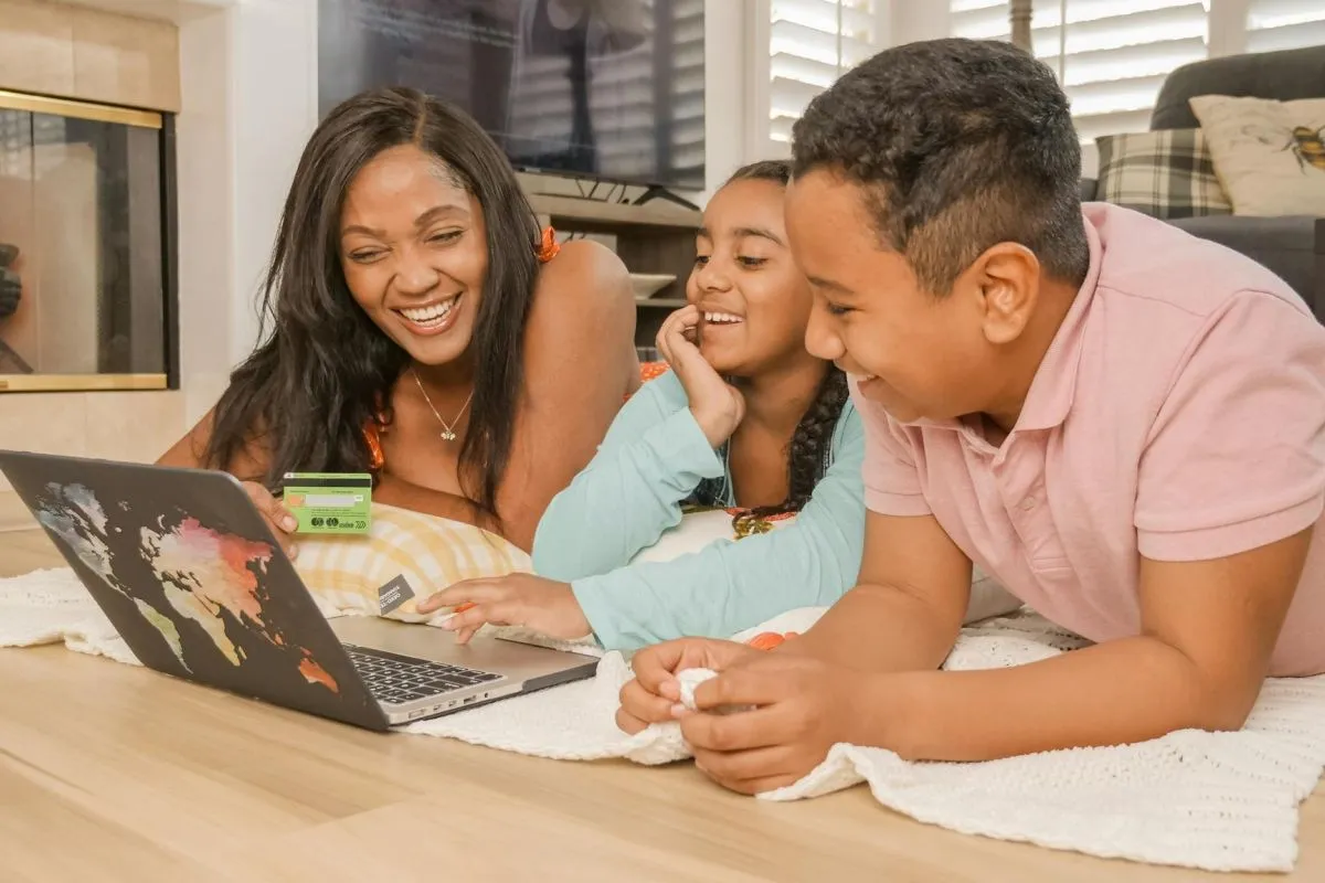 Bahaya Larangan Total Media Sosial bagi Remaja: Picu Konflik dan Perilaku Pemberontakan