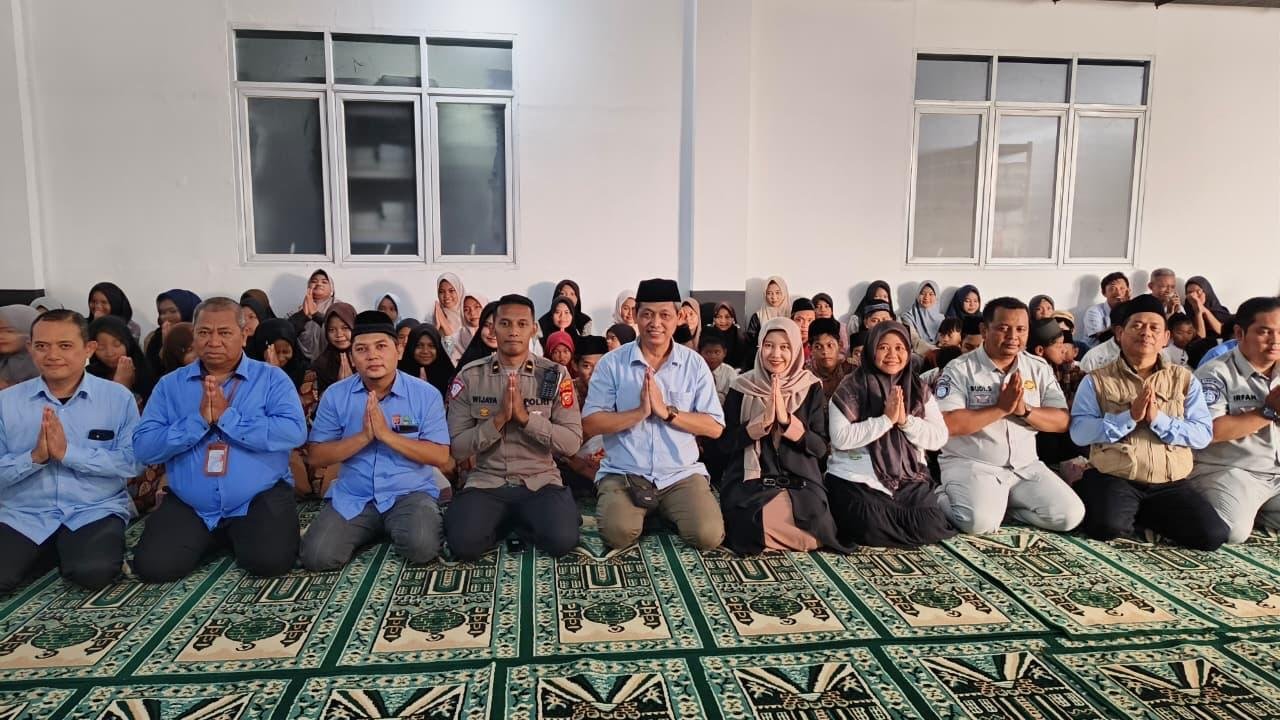 Pererat Silaturahmi di Bulan Suci, Samsat Induk Indramayu Gelar Tausiyah dan Buka Puasa Bersama
