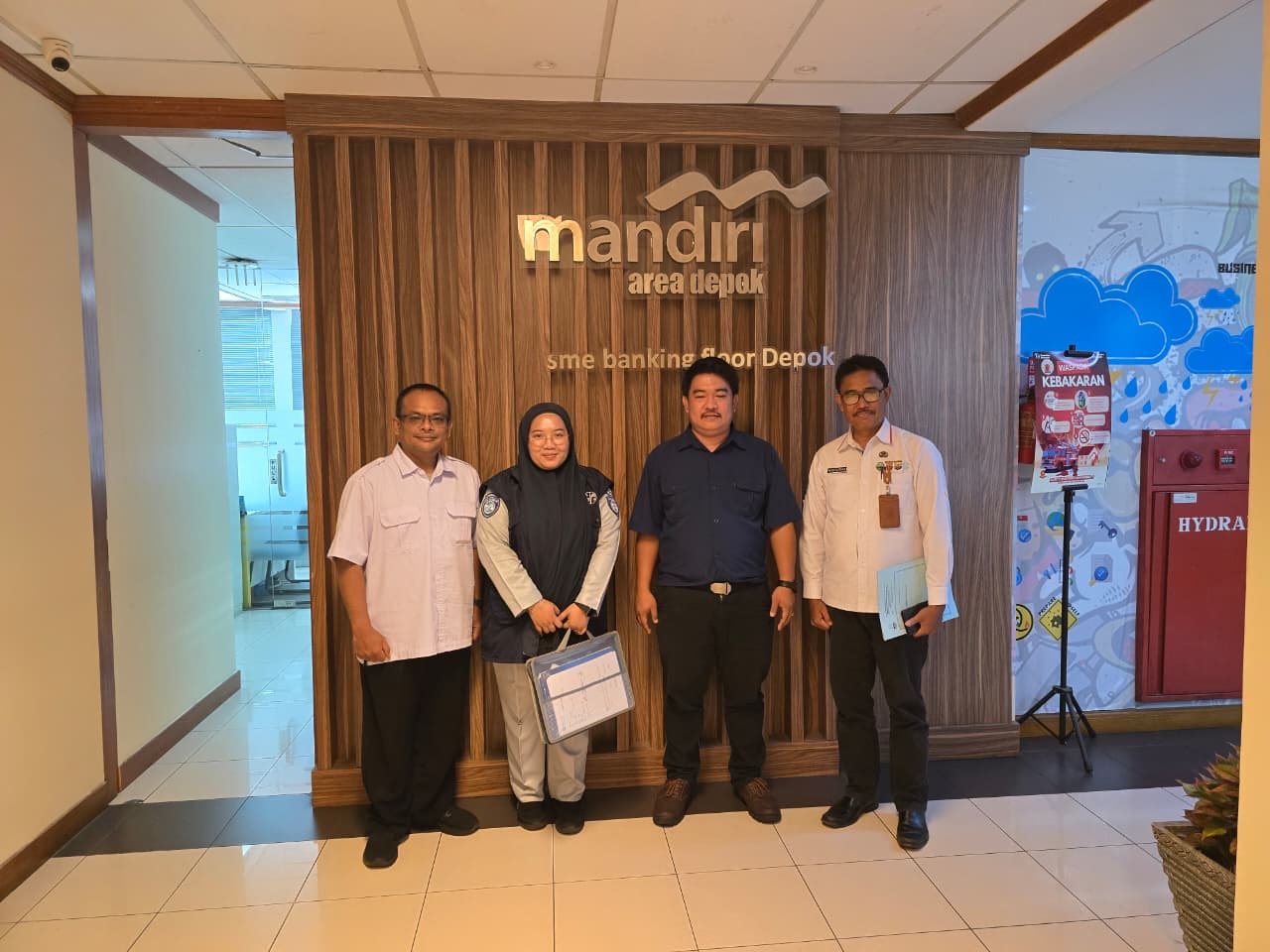 Perkuat Kepatuhan Pajak, Tim Pembina Samsat Depok Gelar Operasi Khusus dan Sosialisasi Kesamsatan di PT Bank Mandiri Tbk dan CV Juanda Group