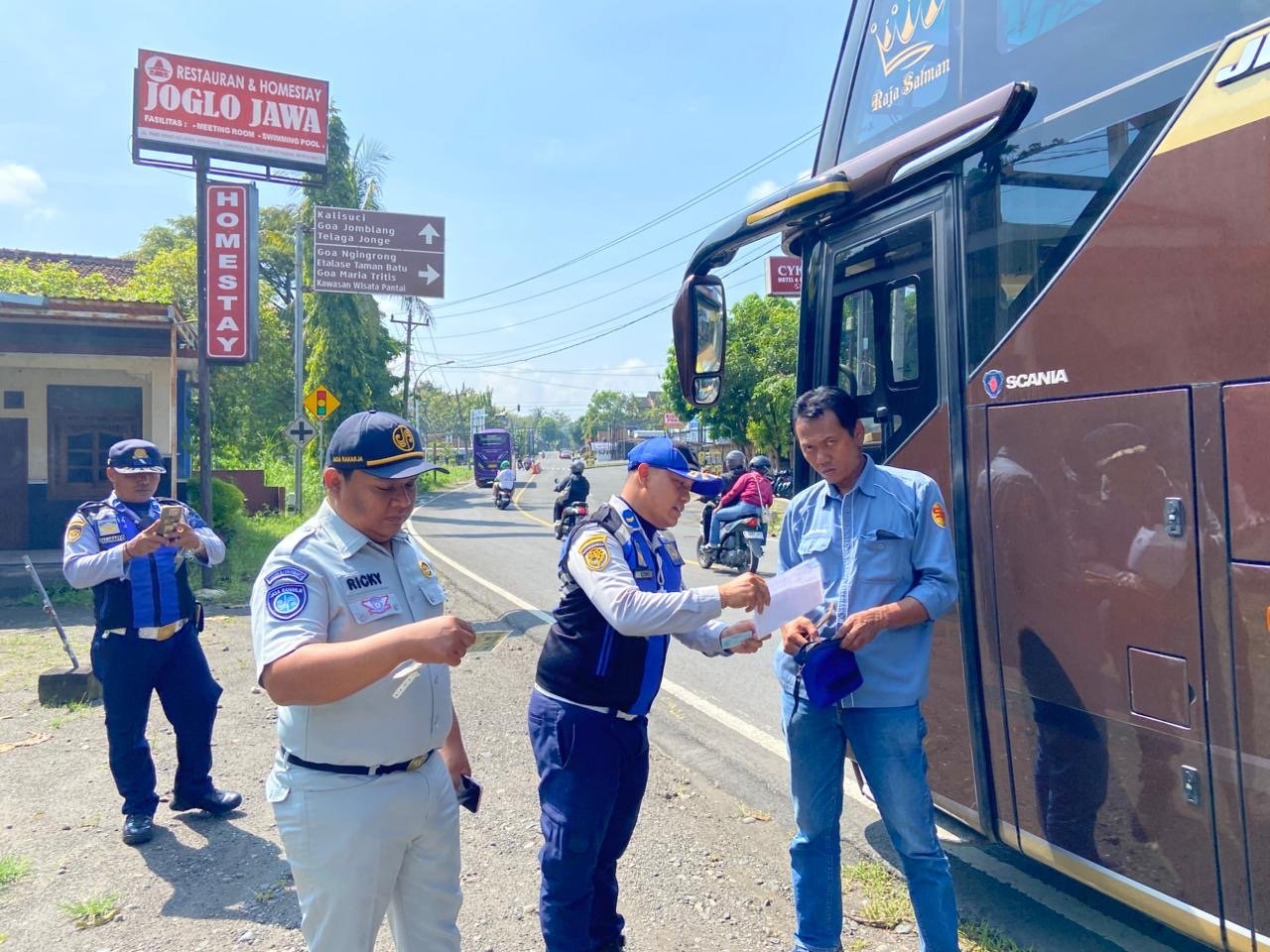 Dorong Kesadaran Masyarakat Tertib Pajak Kendaraan dan SWDKLLJ, Operasi Gabungan Digelar di Gunungkidul