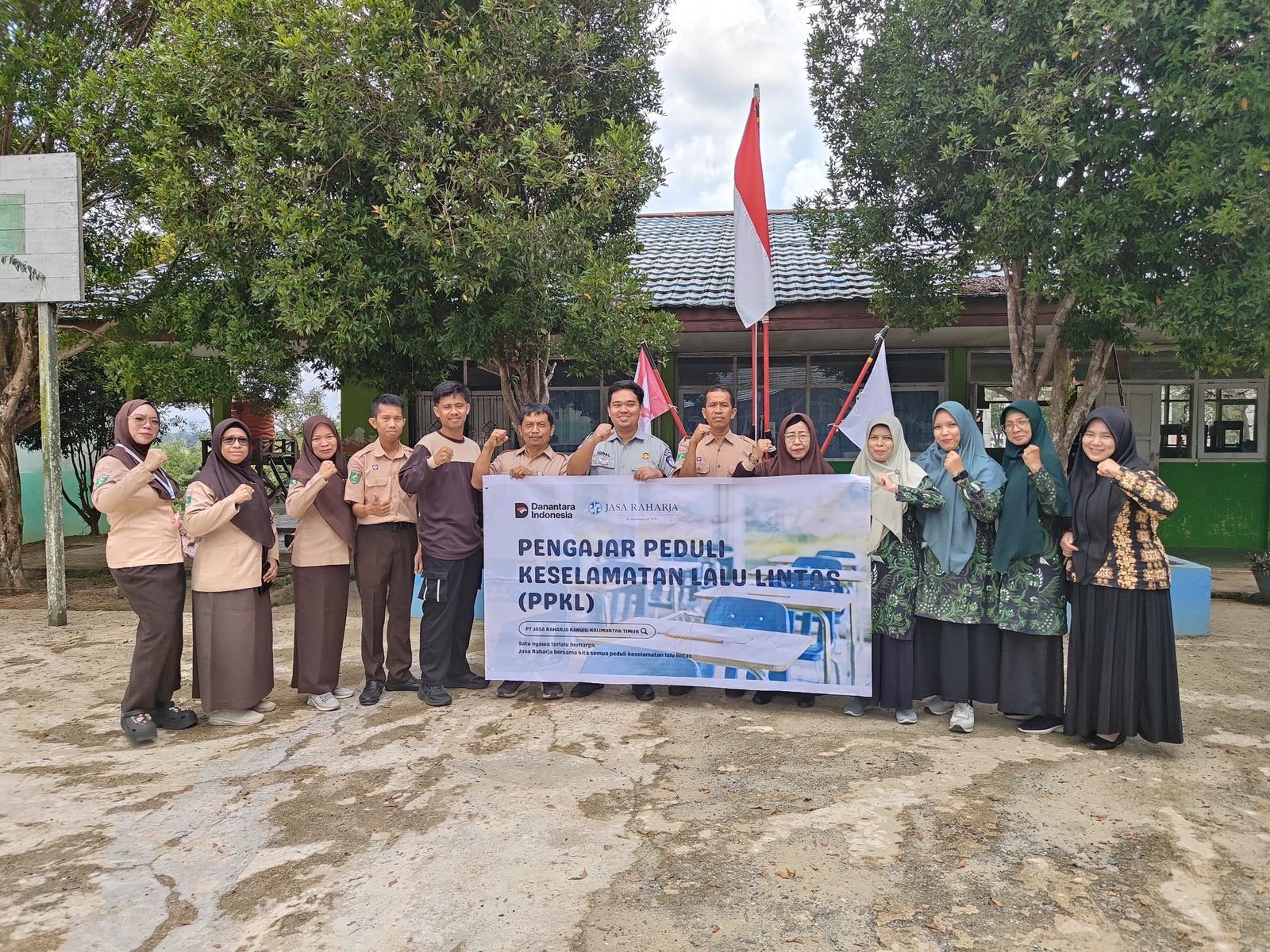 Dorong Budaya Tertib Berlalu Lintas Sejak Usia Dini, PT Jasa Raharja Kanwil Kalimantan Timur Gelar PPKL di SMPN 1 Pasir Belengkong