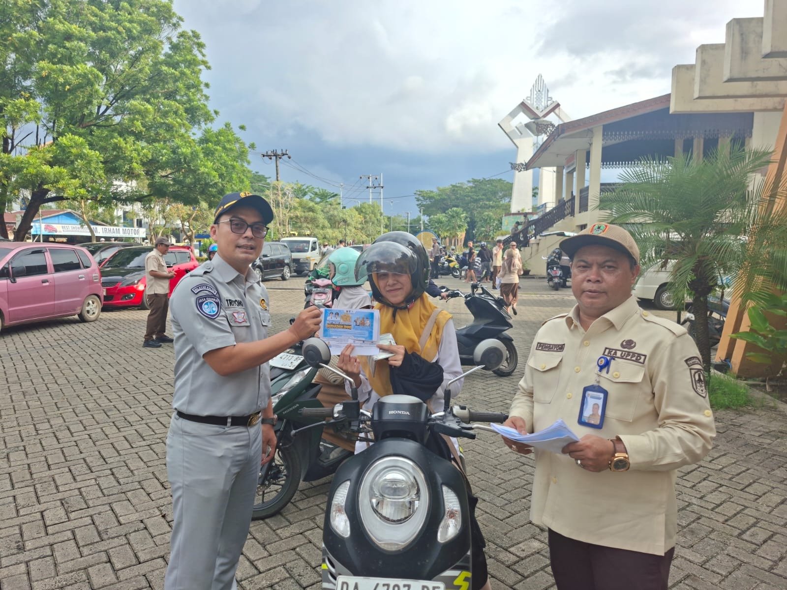 Tim Pembina Samsat Martapura Hadirkan Layanan Keliling, Sosialisasi Pajak dan Gebyar Emas Digencarkan