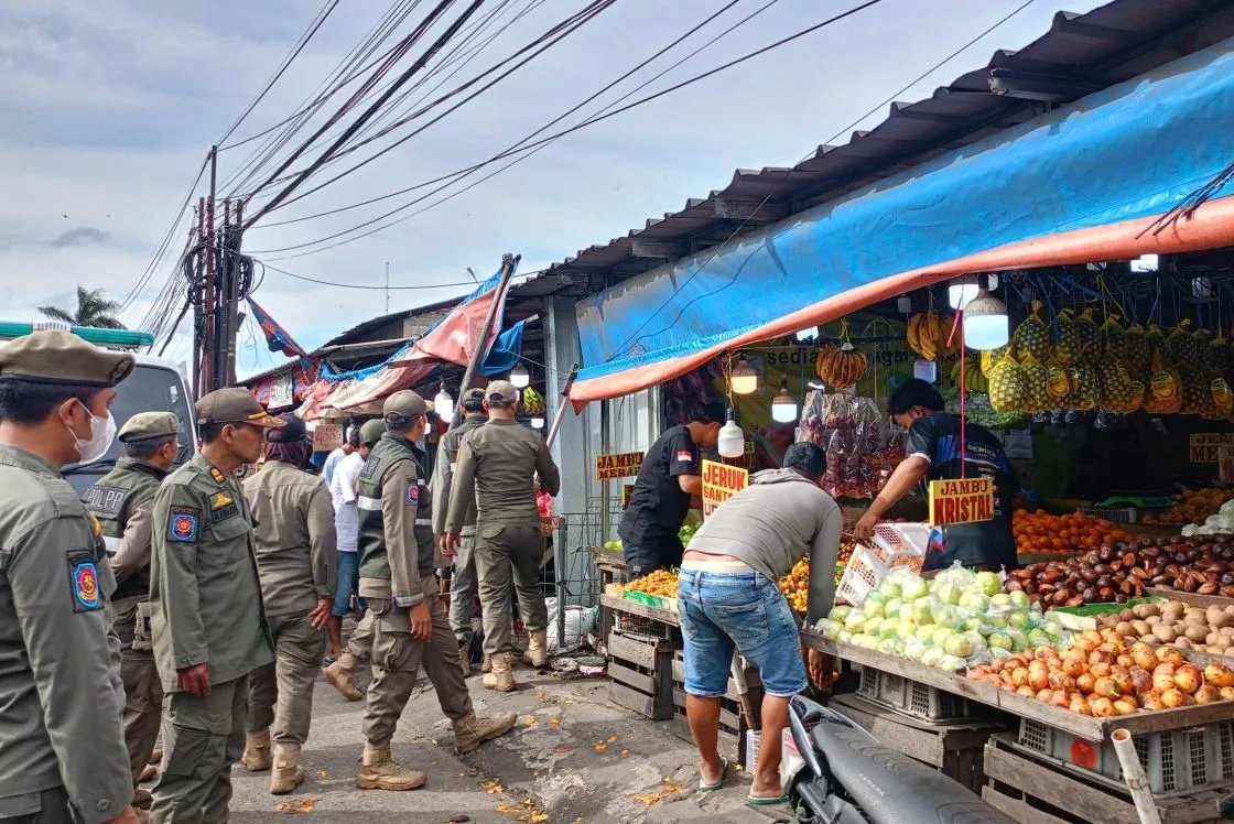 Lalu Lintas Jalan Raya Bogor Kembali Lancar Setelah Penertiban PKL di Titik Rawan