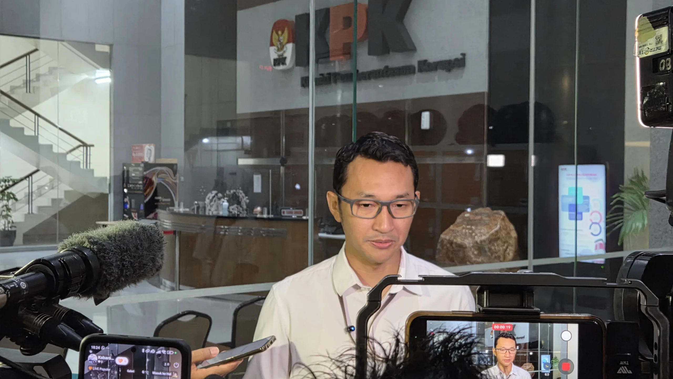 Terseret Kasus RPTKA, Mantan Menaker Hanif Dhakiri Diperiksa KPK