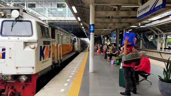 Kecelakaan Kereta di Bekasi Timur, 8 Perjalanan KA dari Gambir dan Senen Dibatalkan