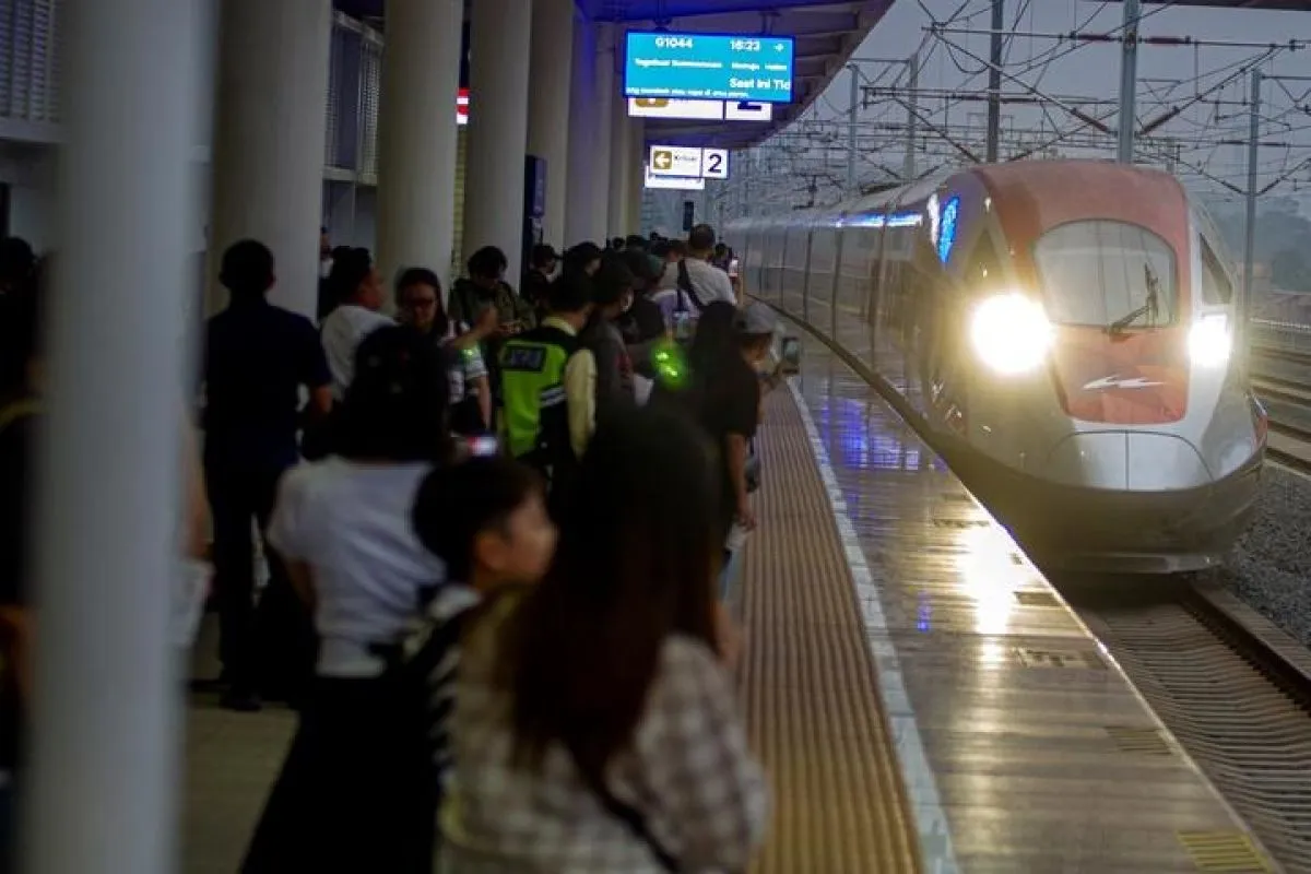 Jadi Primadona! Whoosh Makin Populer Jadi Pilihan Utama Mudik Lebaran 2026