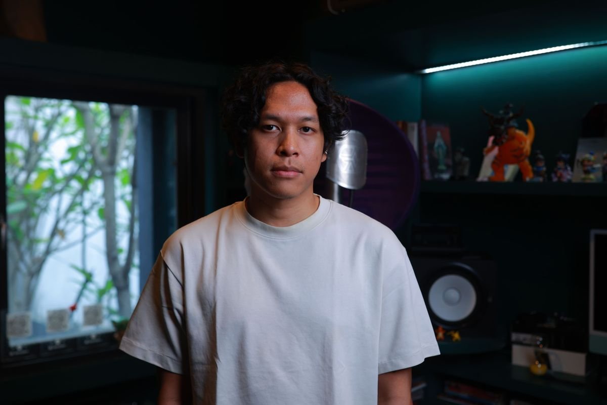 Resmi! Album ‘Menari dengan Bayangan’ Milik Hindia Jadi Film Layar Lebar