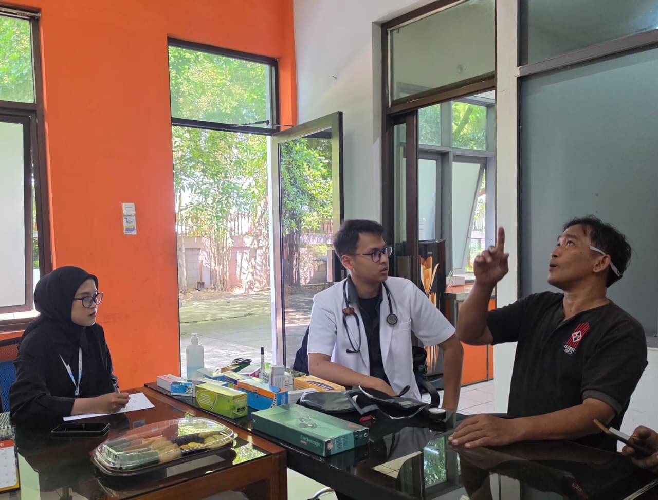 Jasa Raharja Karawang Gelar Layanan Kesehatan Gratis bagi Kru Bus di PO Berlio Anugrah Putra