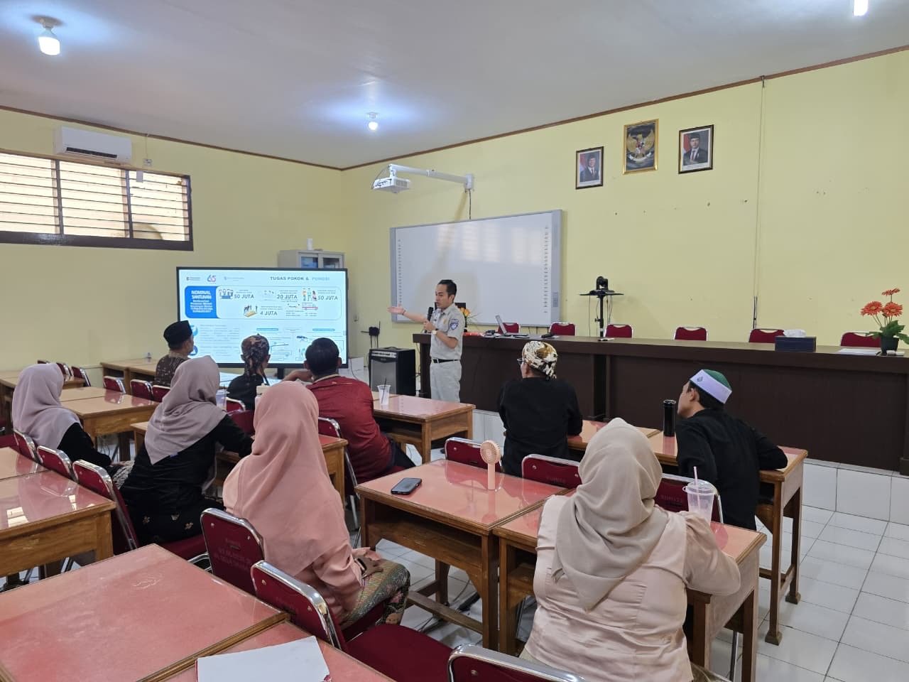 Upaya Keselamatan Lalu Lintas, Jasa Raharja Cabang Cirebon Gelar Pengajar Peduli Keselamatan Lalu Lintas (PPKL) Di SMAN 4 Kota Cirebon