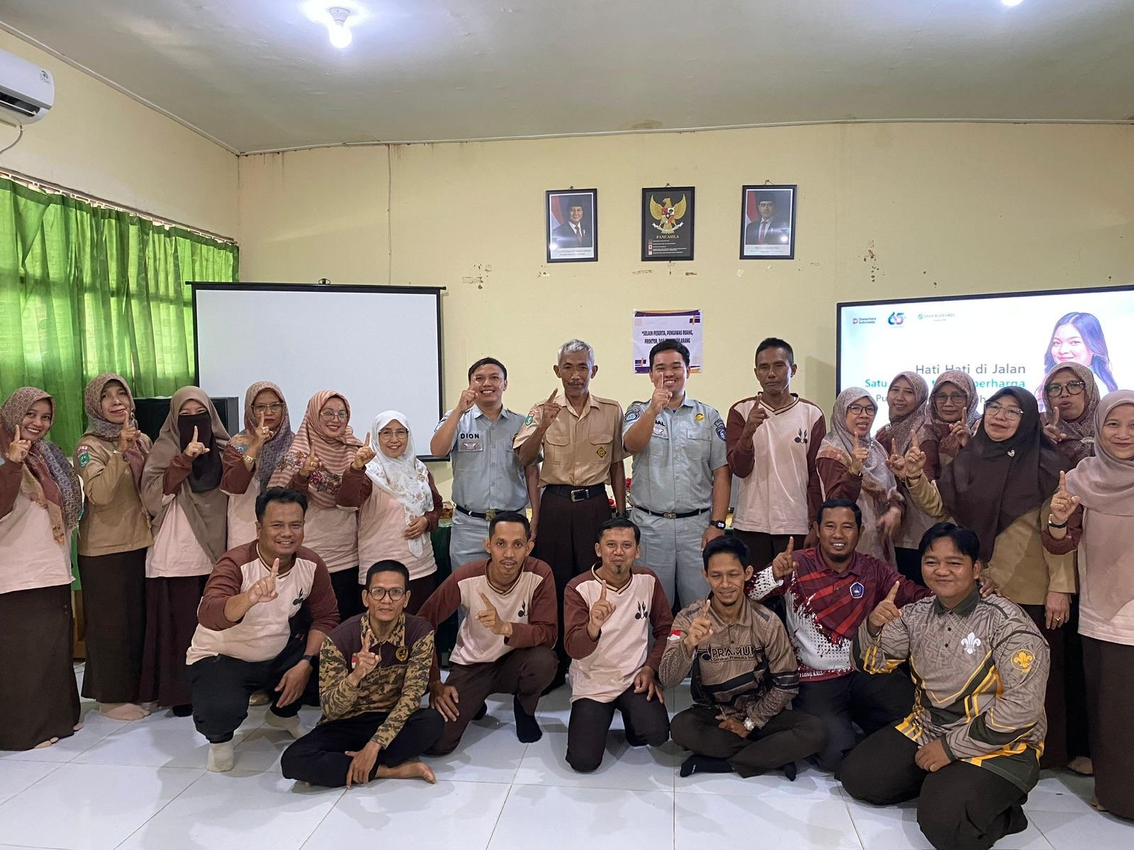 Cegah Kecelakaan Sejak Dini, PT Jasa Raharja Kanwil Kalimantan Timur Edukasi Pelajar SMPN 1 Long Kali Kab. Paser