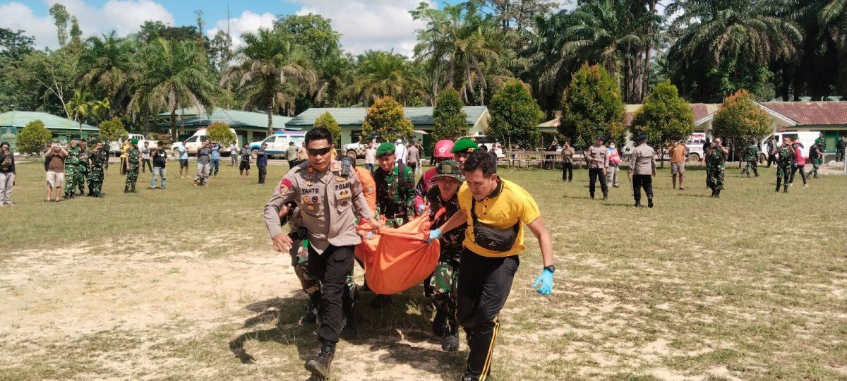 Helikopter Jatuh di Sekadau Kalimantan Barat, Pilot hingga 6 Penumpang Meninggal