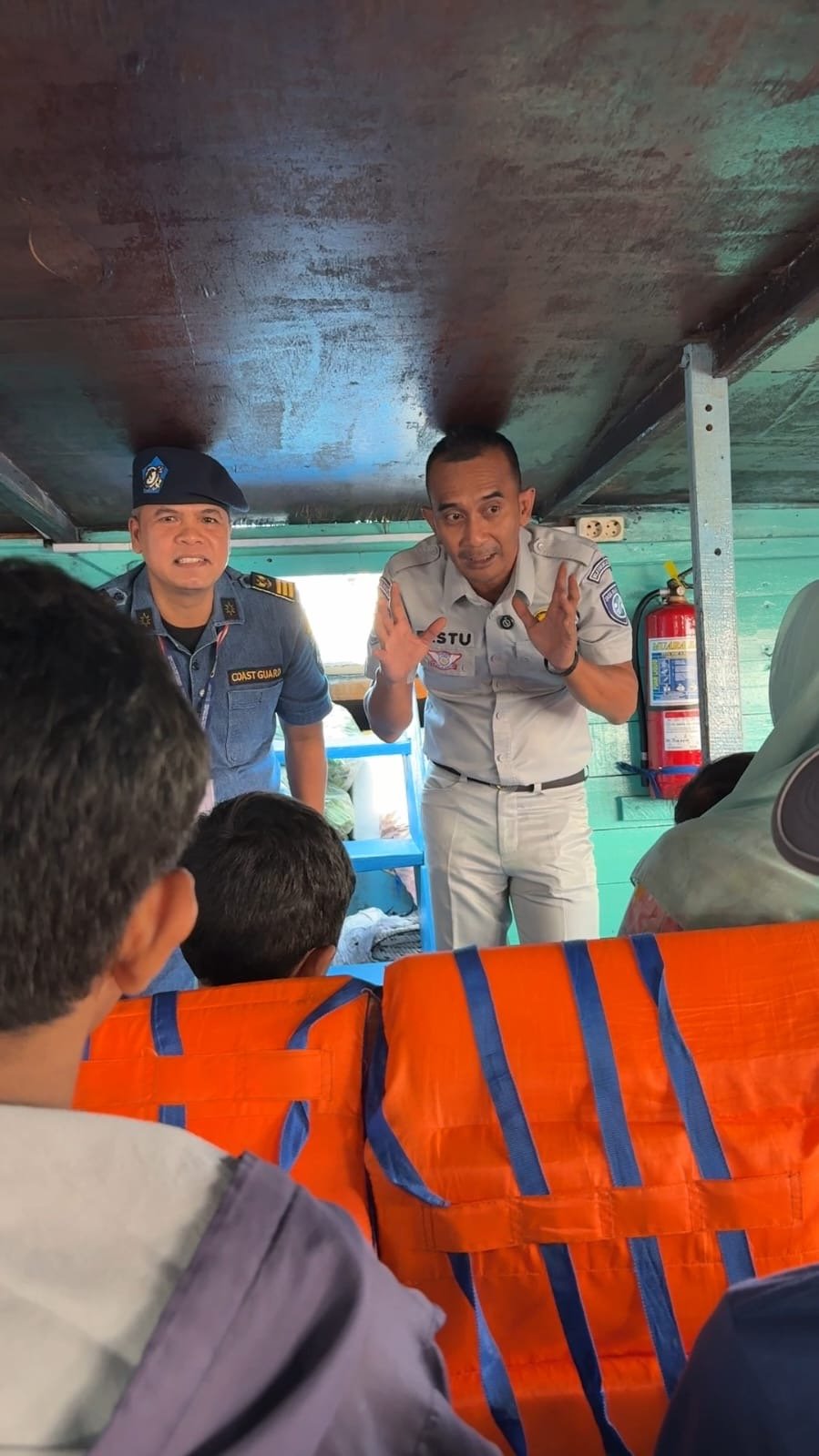 Jasa Raharja DKI Jakarta dan KSOP Lakukan Edukasi Keterjaminan dan Keselamatan Penumpang Kapal Laut di Pelabuhan Muara Angke