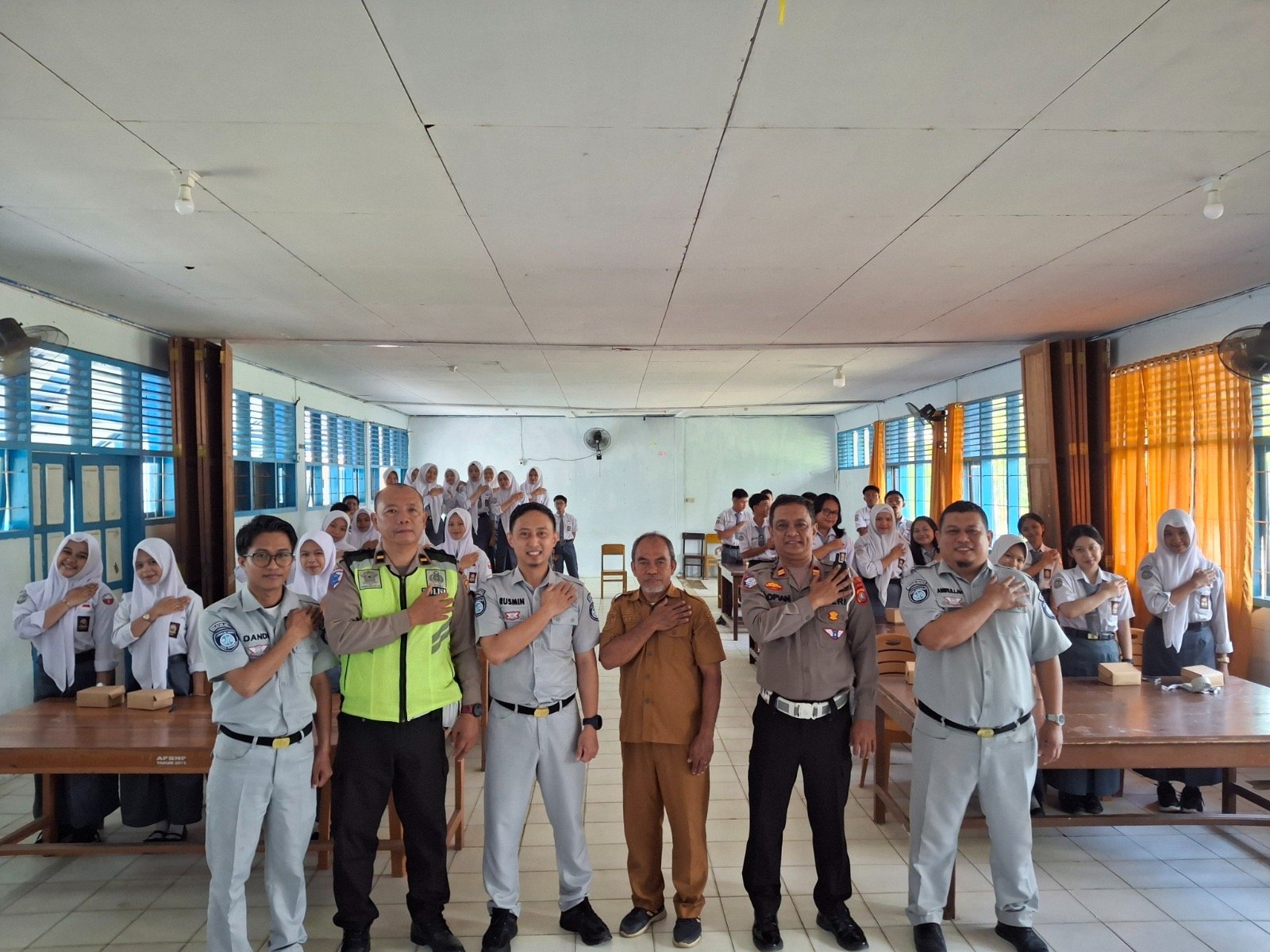 Jasa Raharja Cabang Mamuju Gelar Safety Campaign Edukasi Sigap di Jalan di SMA 3 Polewali Mandar
