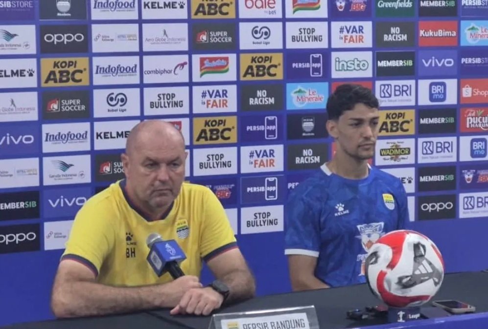 Bojan Hodak Minta Skuad Persib Fokus Pertandingan dan Abaikan Euforia Juara