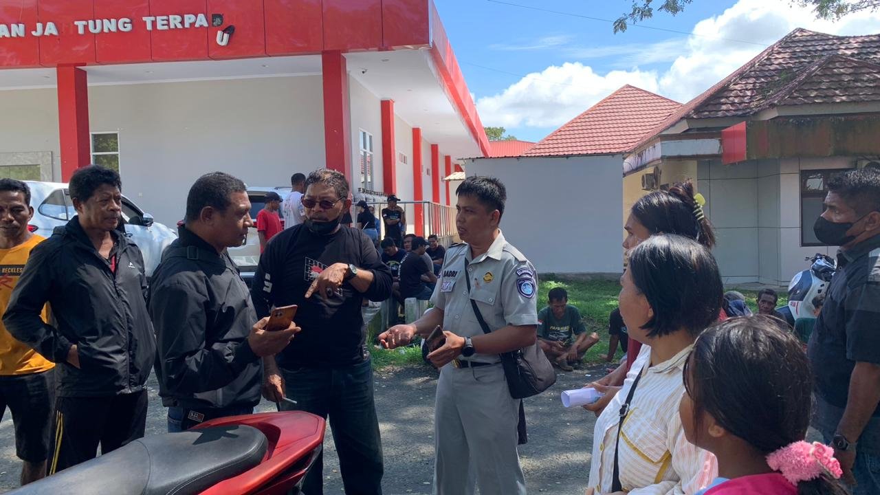 Respon Cepat Jasa Raharja Palopo Dalam Memberikan Penanganan dan Kepastian Jaminan Korban Kecelakaan Truck Box Mitsubishi vs Mobil Wuling di Kec. Walenrang Utara Kab. Luwu