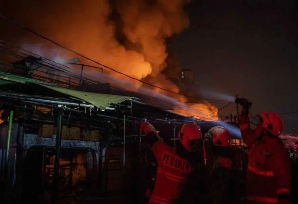 Ratusan Warga Mengungsi, Kebakaran Hebat di Kemayoran Hanguskan Rumah 620 Jiwa