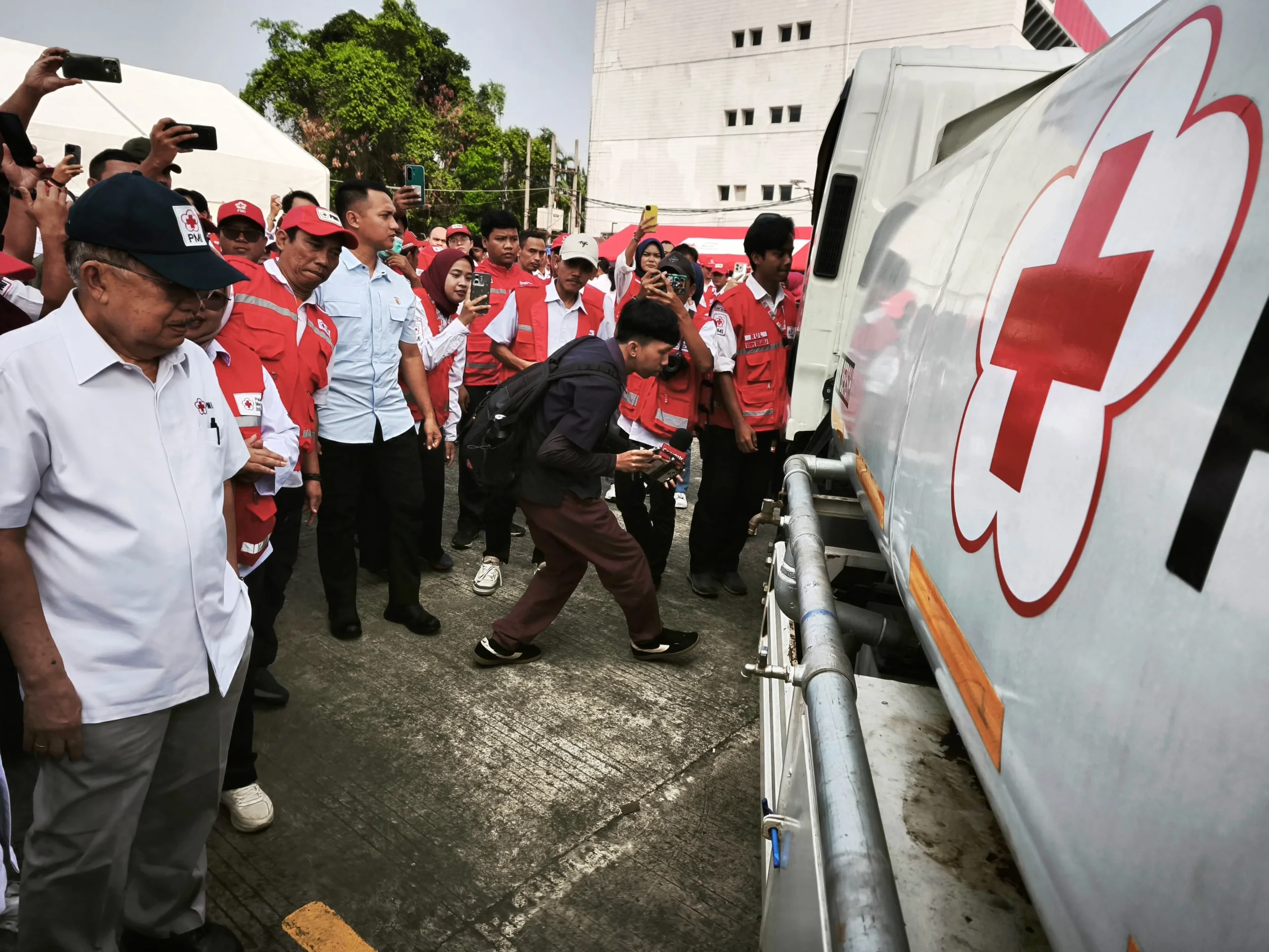 PMI Siagakan 400 Mobil Tangki Air untuk Atasi Krisis Air Bersih Akibat El Nino