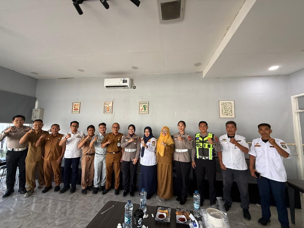 Dalam rangka Memperkuat Sinergi dan Meningkatkan Keselamatan Berlalu Lintas : Jasa Raharja Mamuju Utara Melaksanakan Giat Forum Komunikasi Lalu Lintas (FKLL) Bersama Stekholder Terkait