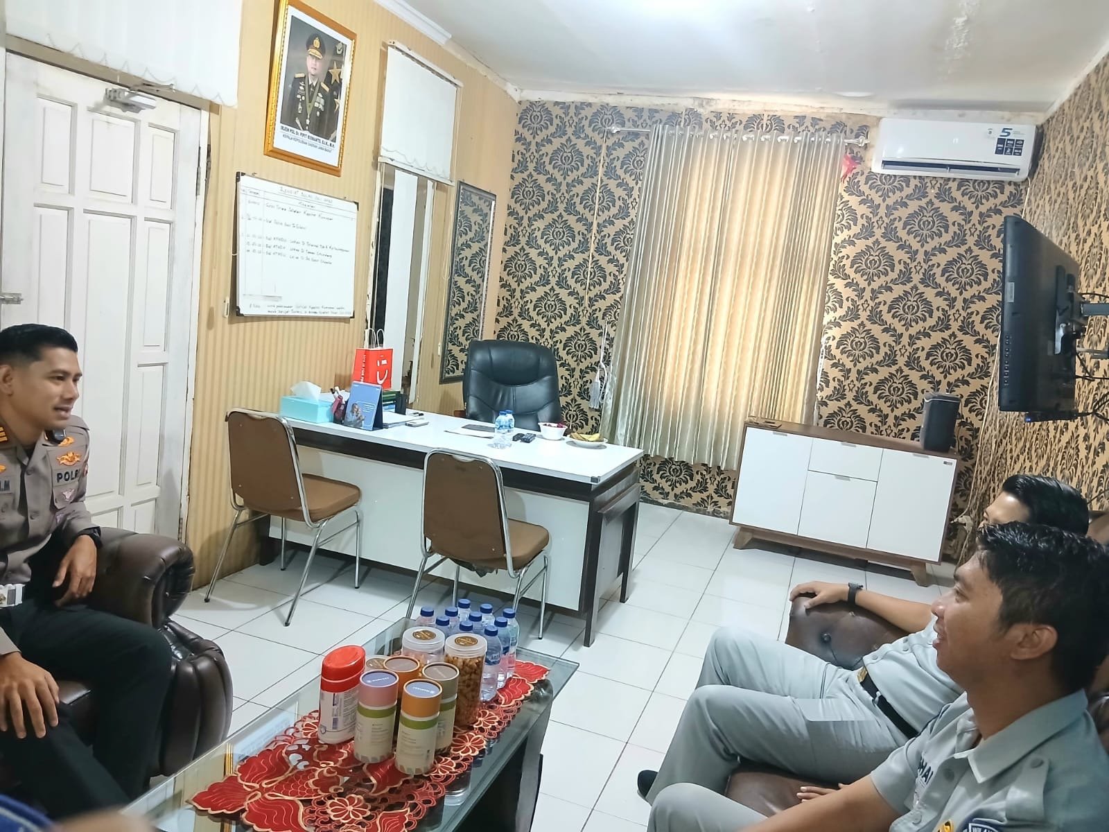 Perkuat Layanan dan Pencegahan Kecelakaan, PT Jasa Raharja (Persero) Cabang Cirebon Jalin Sinergi dengan Kasat Lantas Polres Kuningan