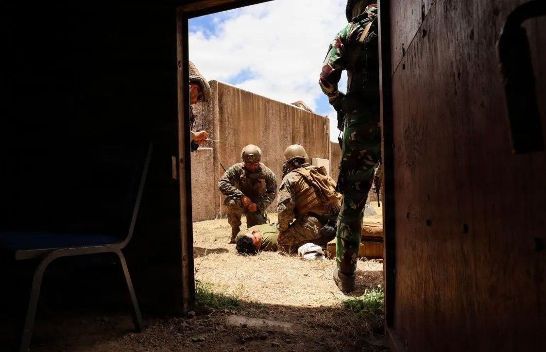 Marinir TNI dan US Marine Corps Latih Evakuasi serta Penanganan Korban Bencana