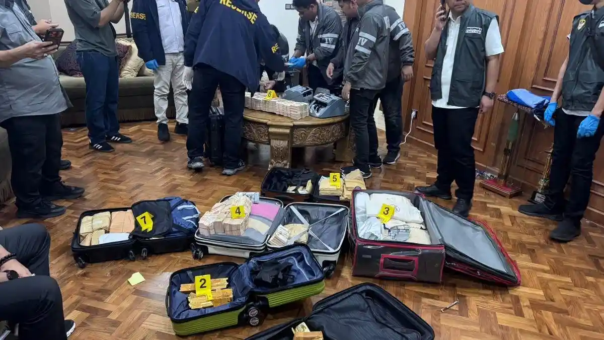 Geledah Rumah di Sentul, Polisi Sita Emas 74 Kg dan Ratusan Miliar, Rumah Jampidsus Kini Dijaga TNI