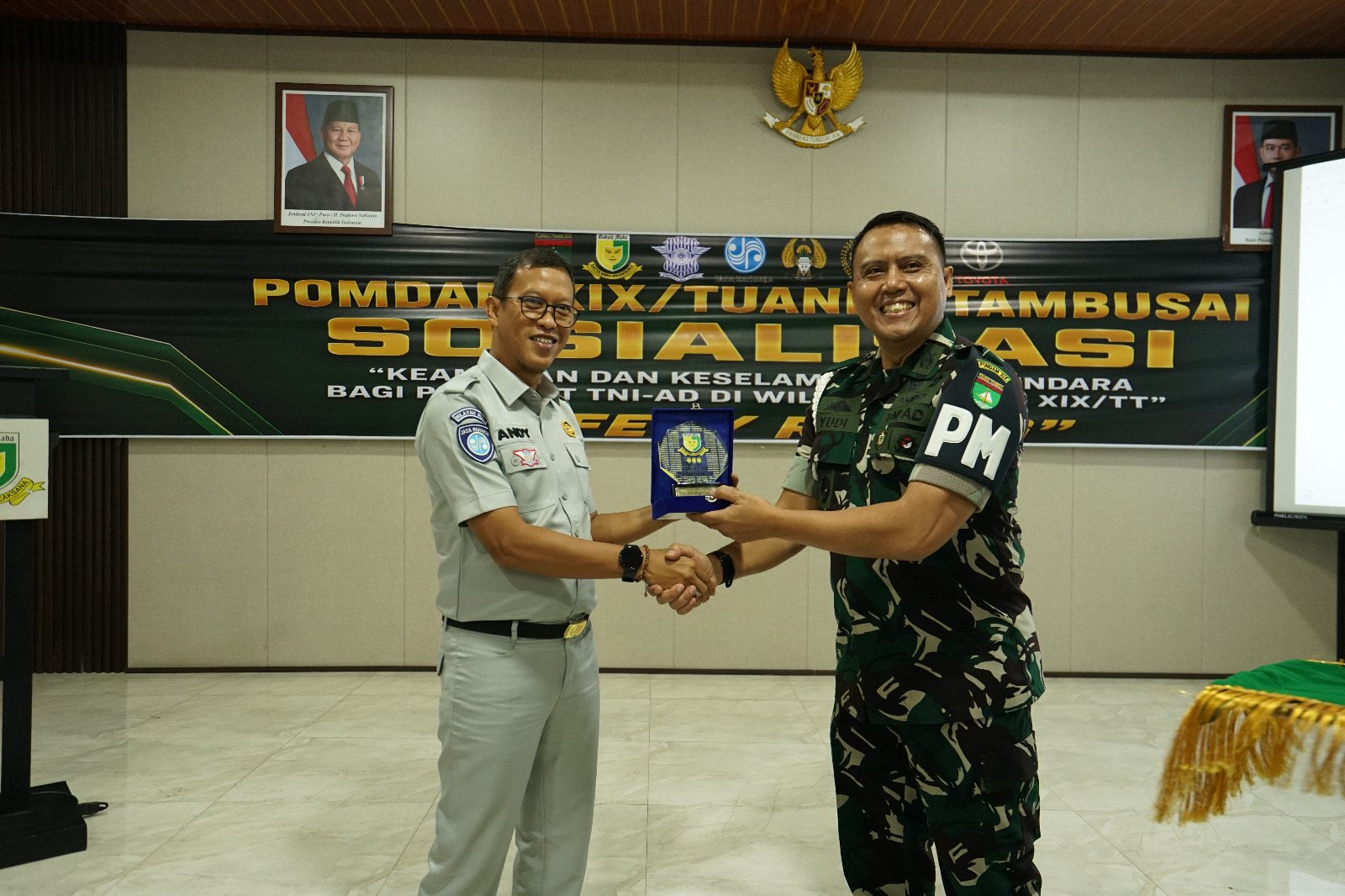 Jasa Raharja Riau Menjadi Narasumber Sosialisasi Safety Riding Di Pomdam XIX/Tuanku Tambusai