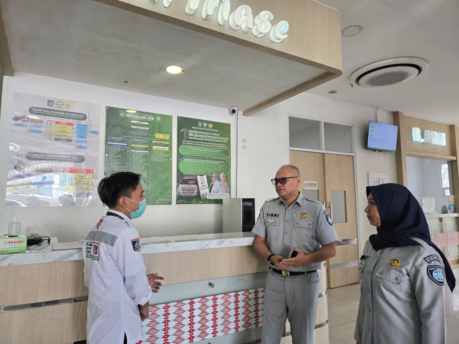 Pelayanan Sepenuh Hati, Jasa Raharja NTB Hadir Langsung di Pelabuhan Lembar dan Pastikan Keterjaminan Penumpang KMP Putri Yasmin