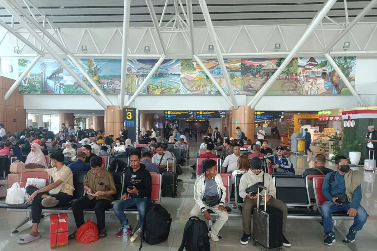 Aktivitas Penerbangan di Bandara Supadio Terganggu Akibat Kepungan Kabut Asap