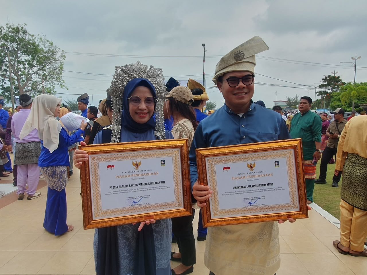 Momentum HUT Kepri 24 Tahun, Jasa Raharja Kepri Terima Penghargaan Gubernur Kepri atas Dedikasi dan Kolaborasi dalam Penguatan Pelayanan Samsat