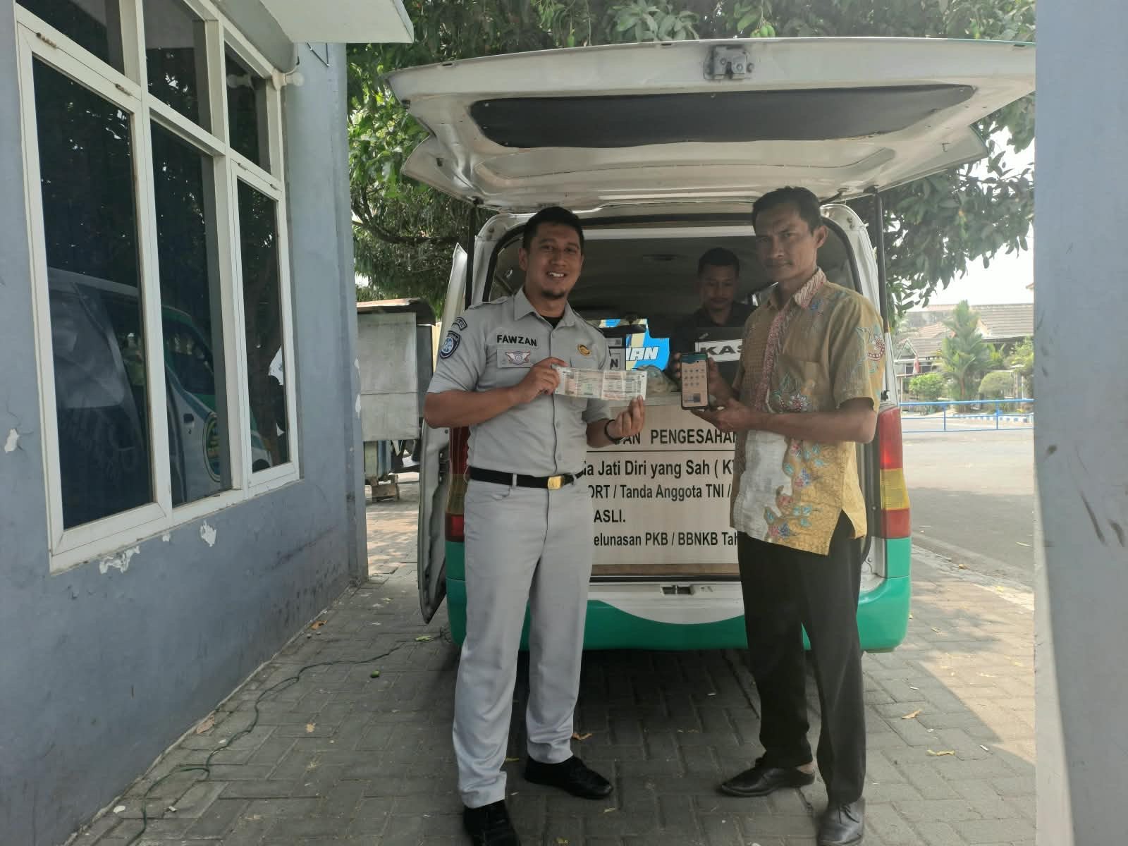 Pelayanan Samsat Keris di GOR Titan Asri Perkuat Akses Layanan bagi Warga Pandanwangi Pelayanan Samsat Keris di GOR Titan Asri Perkuat Akses Layanan bagi Warga Pandanwangi